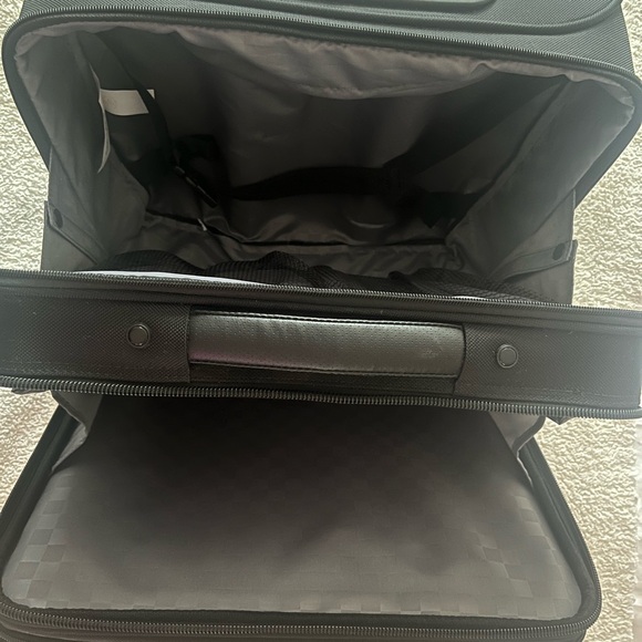 Samsonite Unisex-Adult Solid Luggage- Carry-On Luggage - Picture 11 of 13